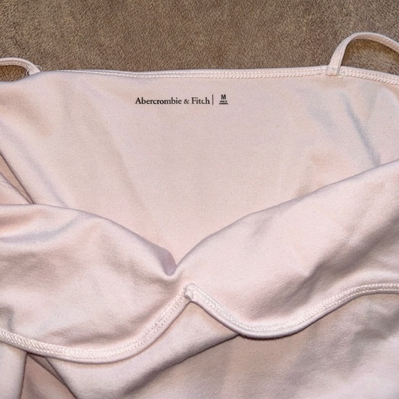 Abercrombie & Fitch Women's
Ponte Sweetheart Top
Color: PINK
Size: PINK M - Picture 2 of 4